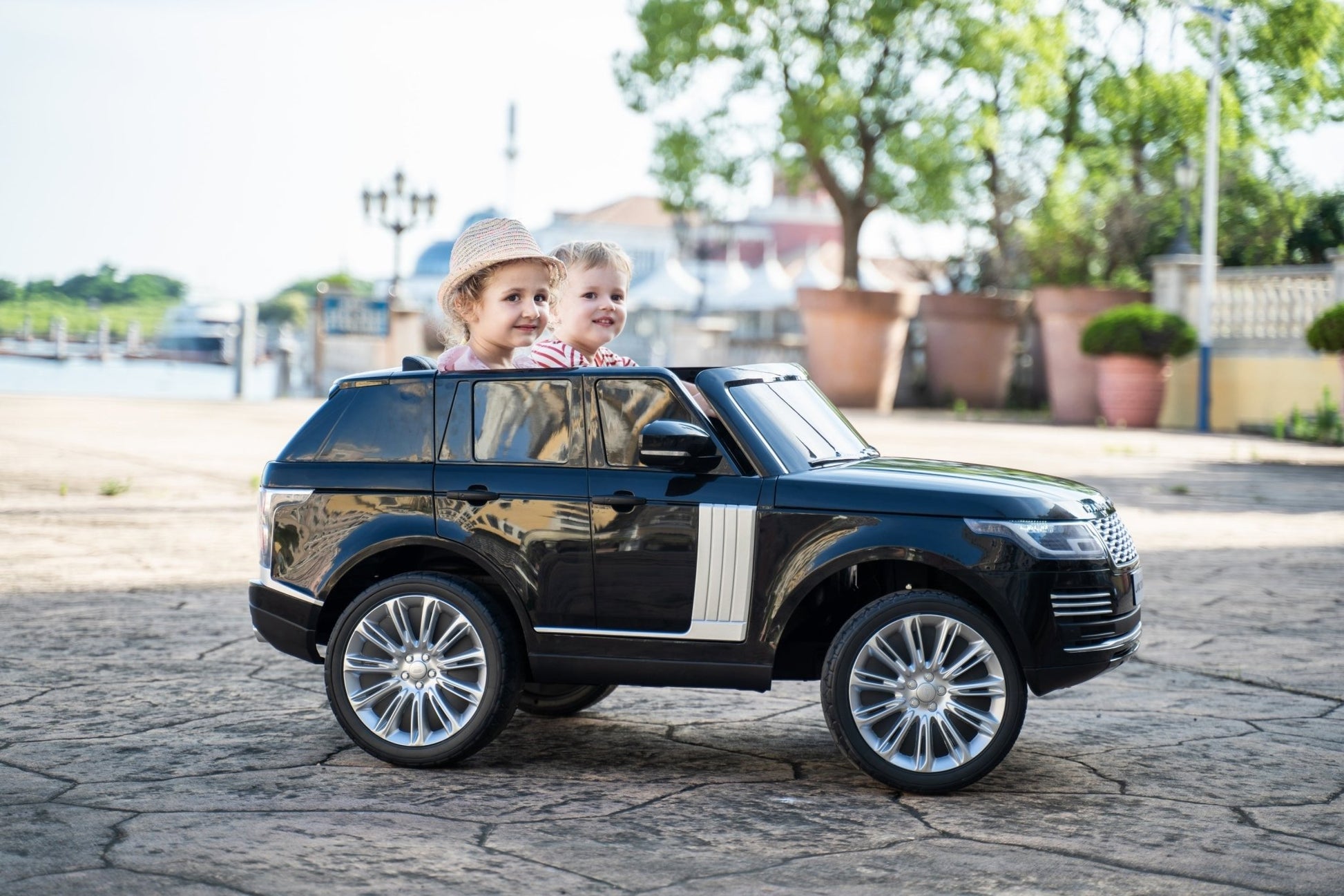 2026 Range Rover HSE 2 Seater 24V Kids Ride On Car With Remote Control DELUXE MODEL WITH LEATHER SEATS AND RUBBER TIRES - Couch Potato